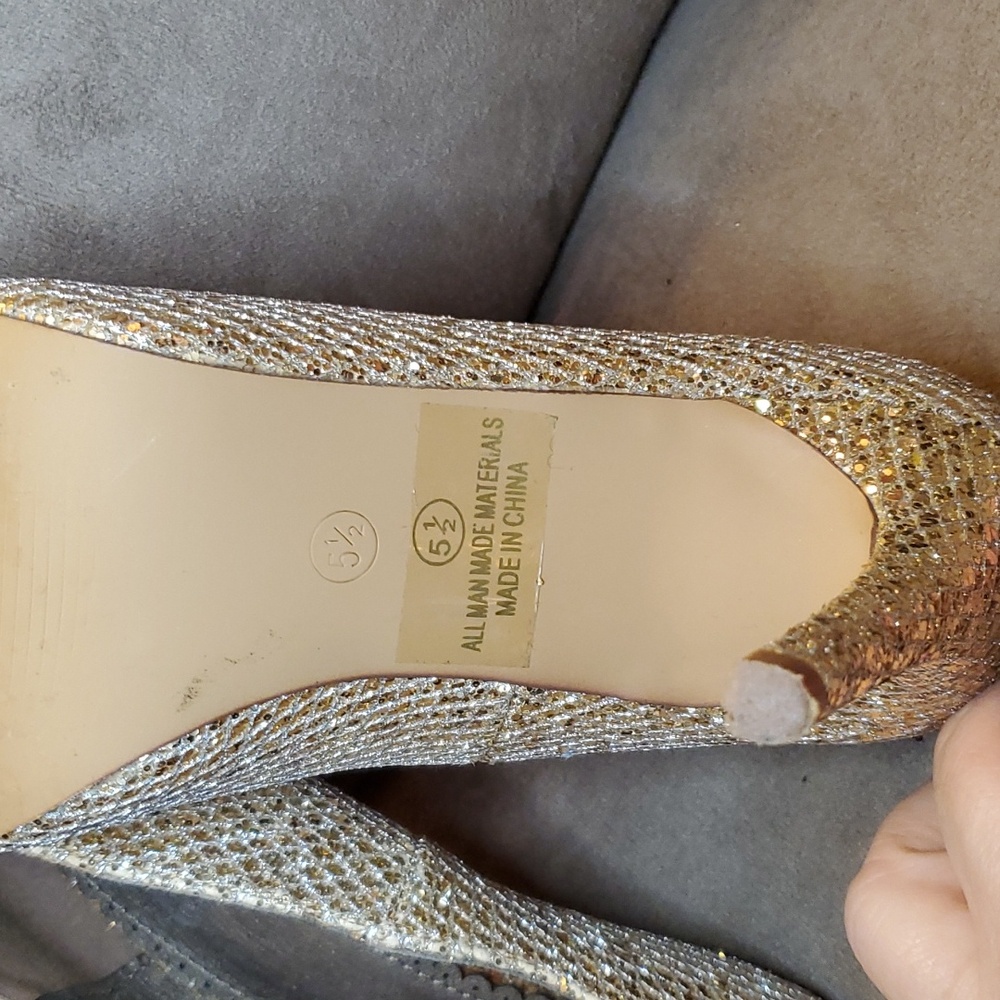 T.C. high healed party shoes. - Picture 2 of 10